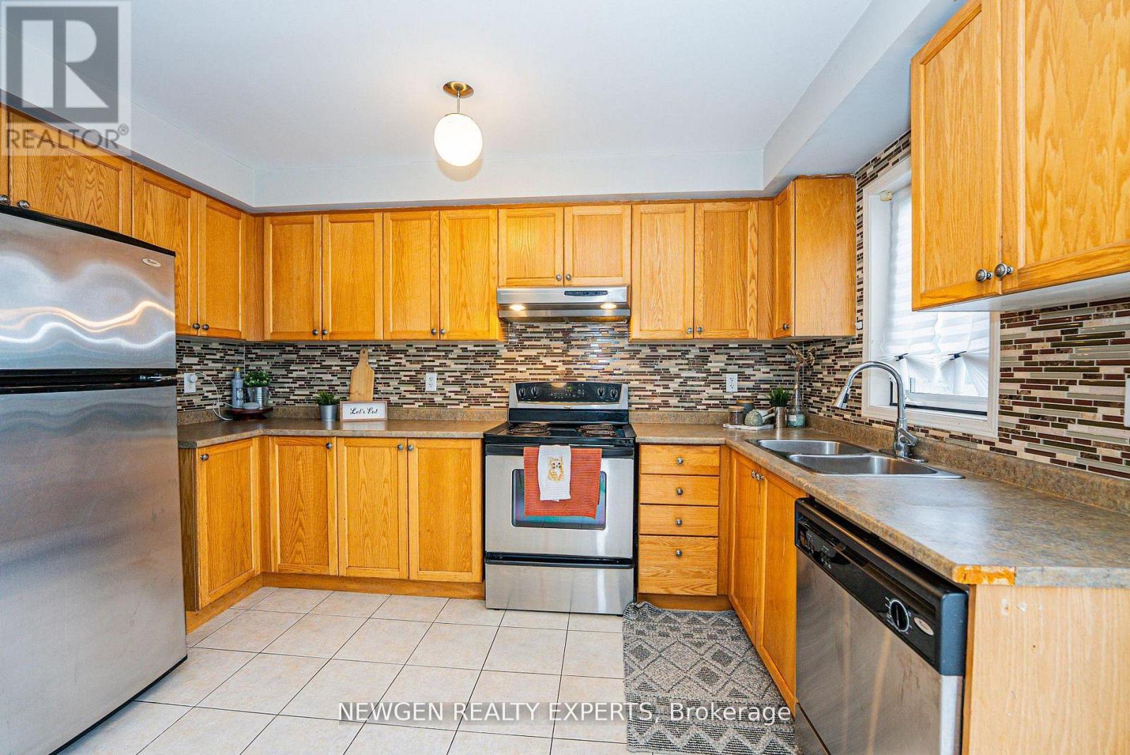 3420 Redpath Circle, Mississauga, Ontario  L5N 8R7 - Photo 14 - W12960774