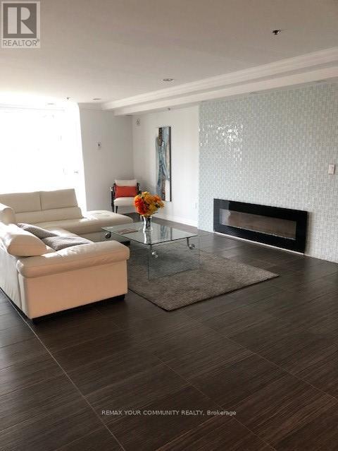 414 - 1421 Costigan Road, Milton, Ontario  L9T 2N4 - Photo 3 - W12960794