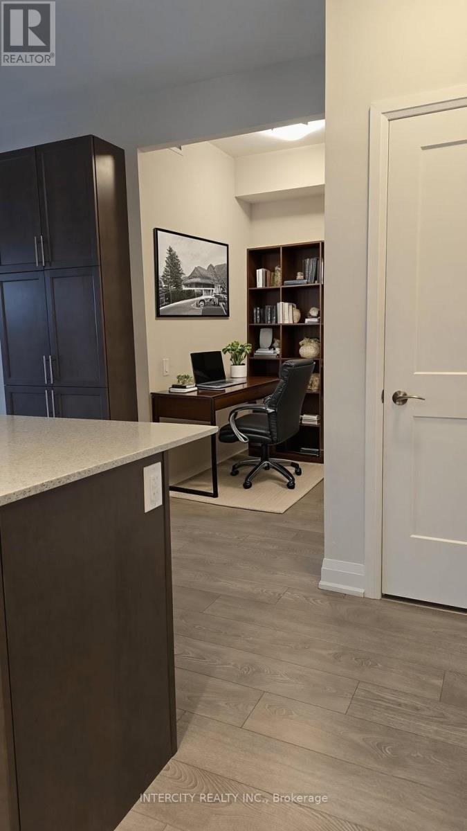 601 - 15 Lynch Street, Brampton, Ontario  L6W 0C7 - Photo 4 - W12960812