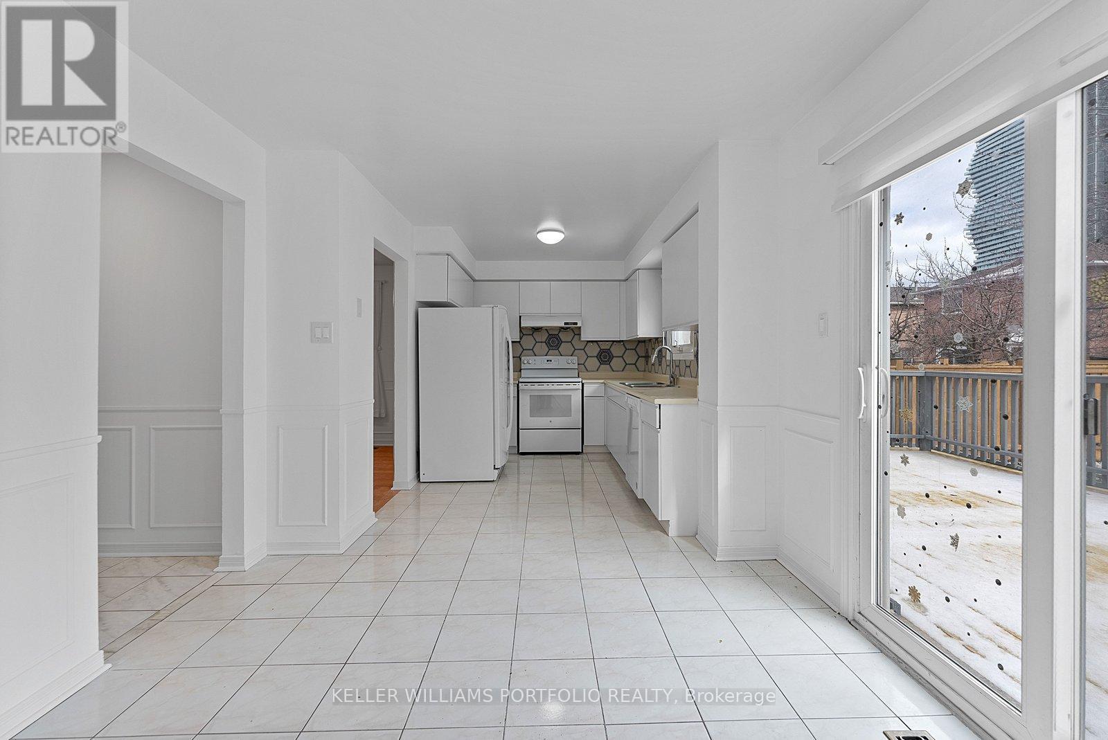 502 Turnbridge Road, Mississauga, Ontario  L5B 3M3 - Photo 14 - W12960816