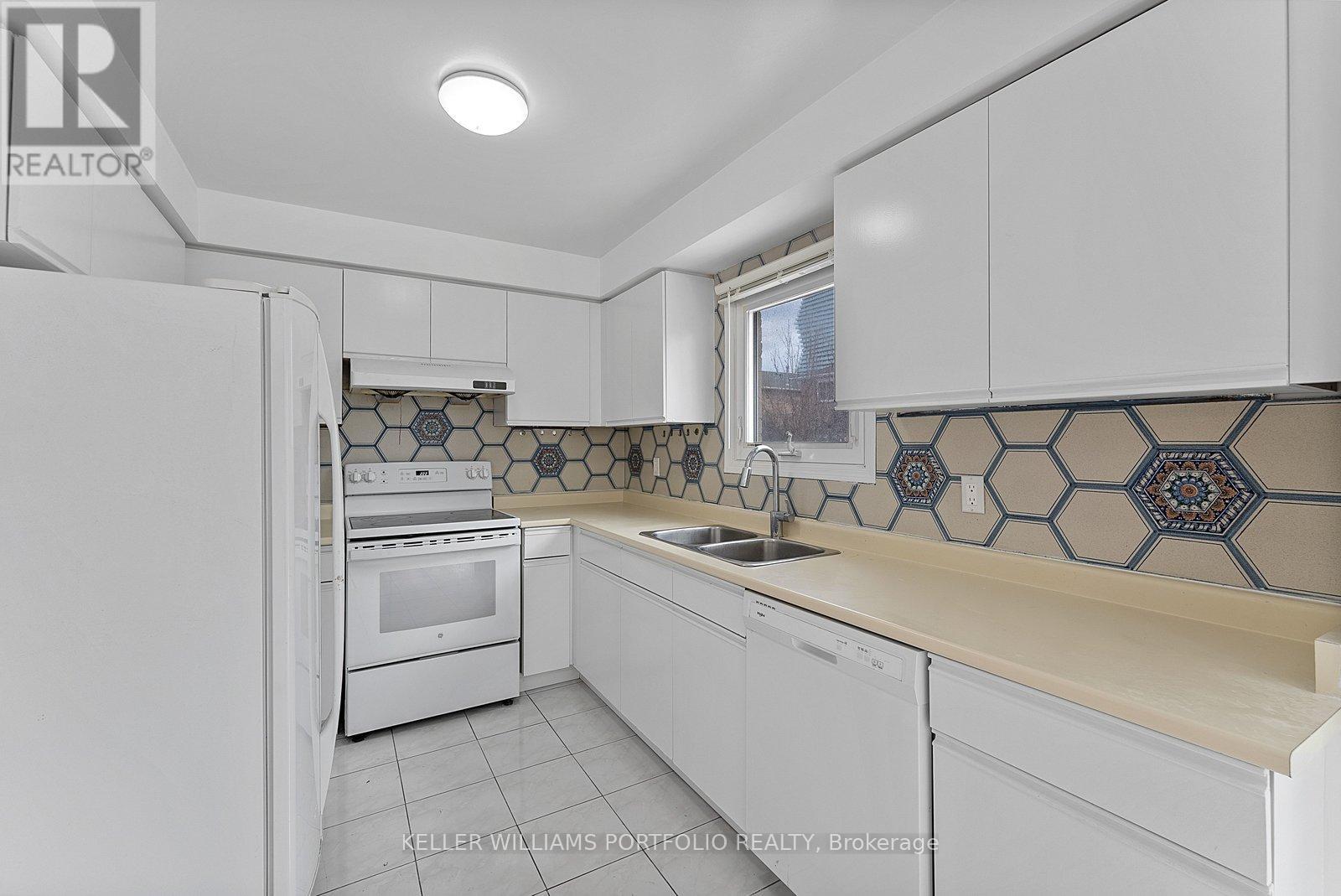 502 Turnbridge Road, Mississauga, Ontario  L5B 3M3 - Photo 16 - W12960816