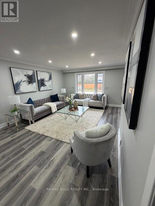 70 Greystone Crescent, Halton Hills, Ontario  L7G 1G9 - Photo 6 - W12960840