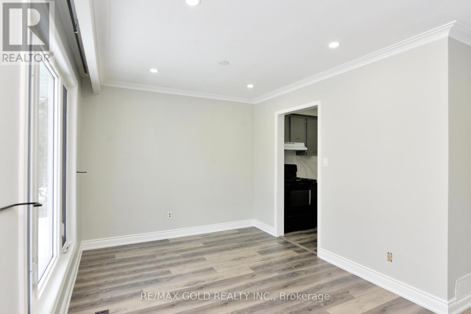 70 Greystone Crescent, Halton Hills, Ontario  L7G 1G9 - Photo 9 - W12960840