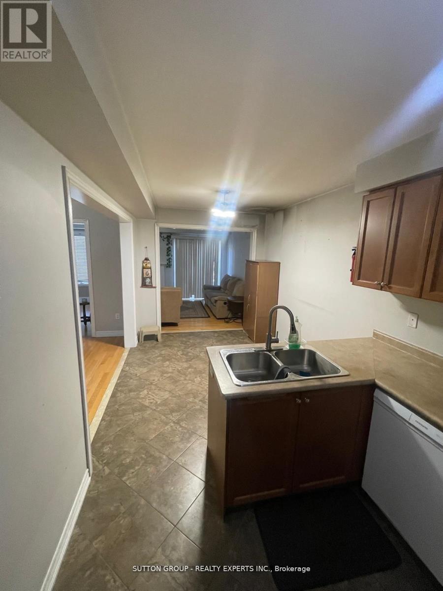 16 Freedom Oaks Trail, Brampton, Ontario  L6P 0B5 - Photo 13 - W12960870