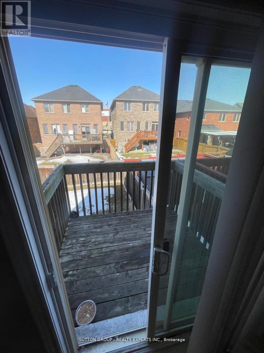 16 Freedom Oaks Trail, Brampton, Ontario  L6P 0B5 - Photo 15 - W12960870