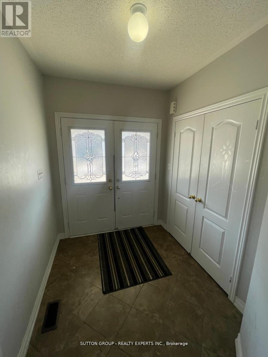 16 Freedom Oaks Trail, Brampton, Ontario  L6P 0B5 - Photo 5 - W12960870