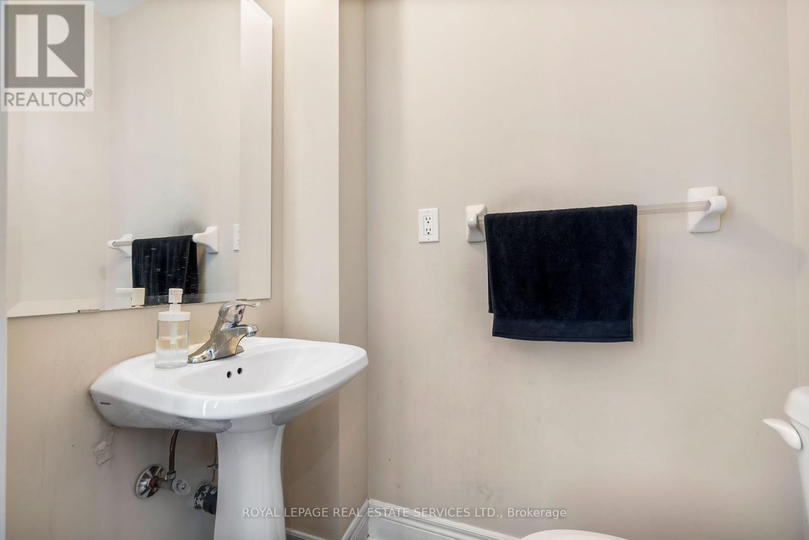 122 Six Point Road, Toronto, Ontario  M8Z 0A1 - Photo 21 - W12960914