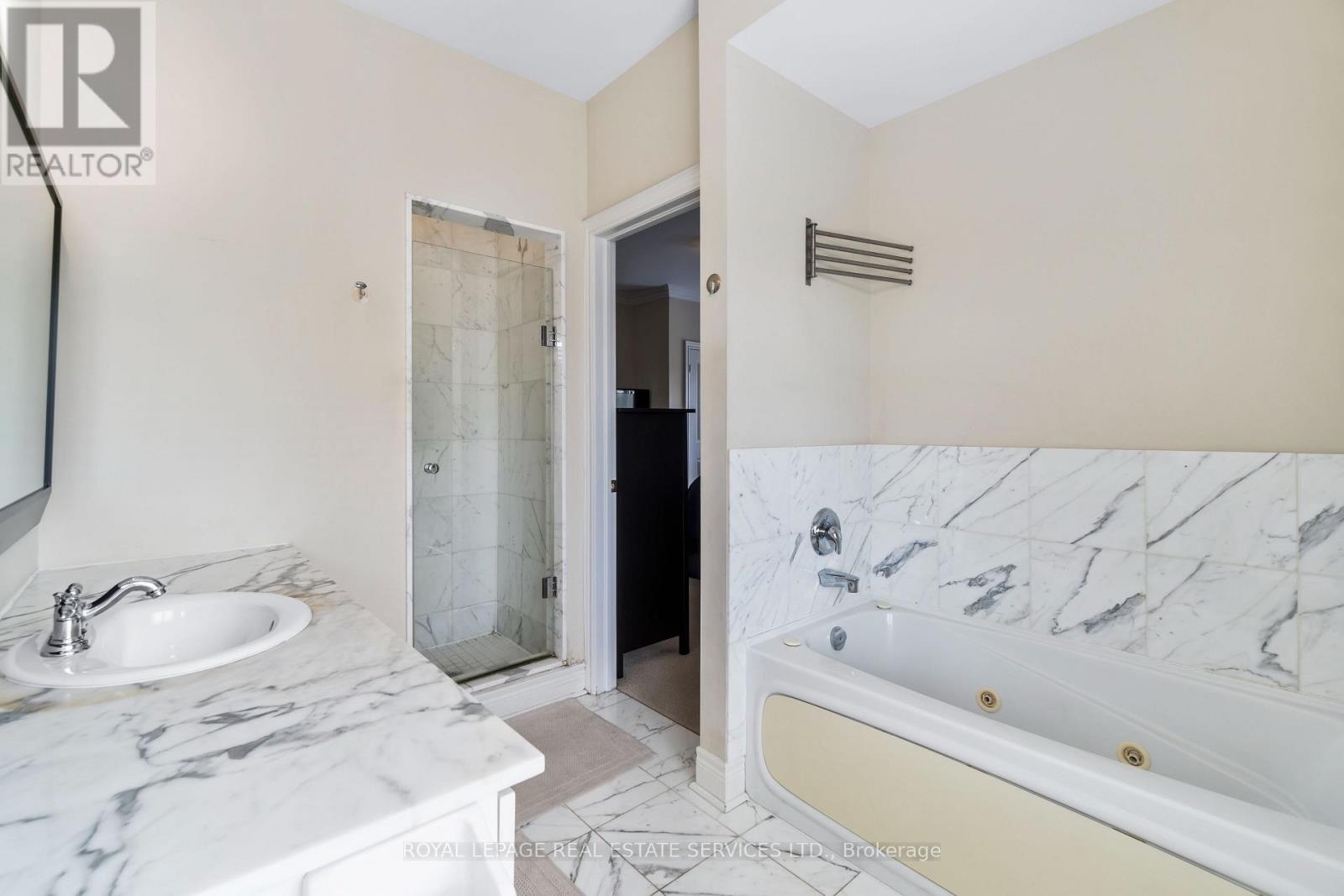 122 Six Point Road, Toronto, Ontario  M8Z 0A1 - Photo 27 - W12960914