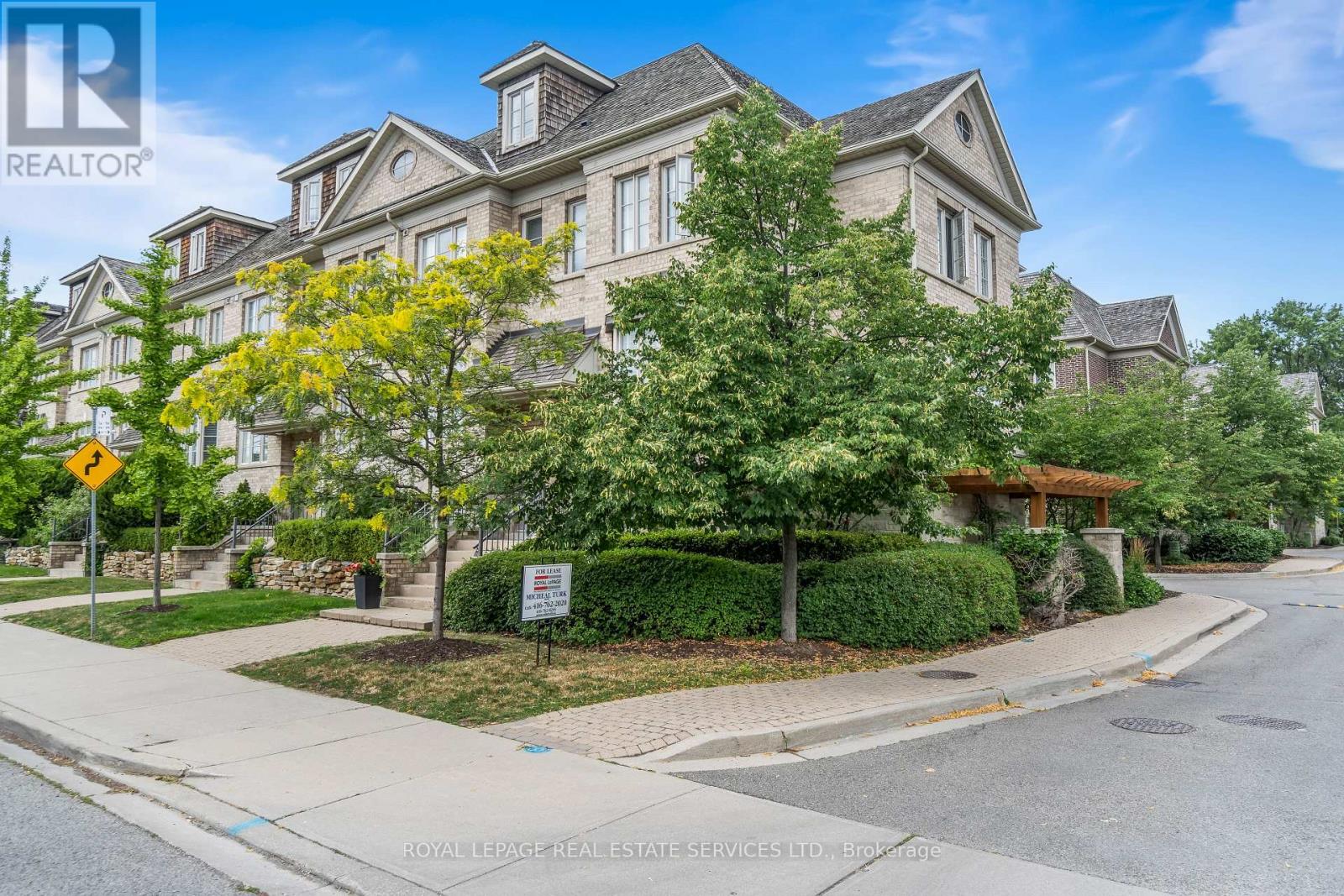 122 Six Point Road, Toronto, Ontario  M8Z 0A1 - Photo 3 - W12960914