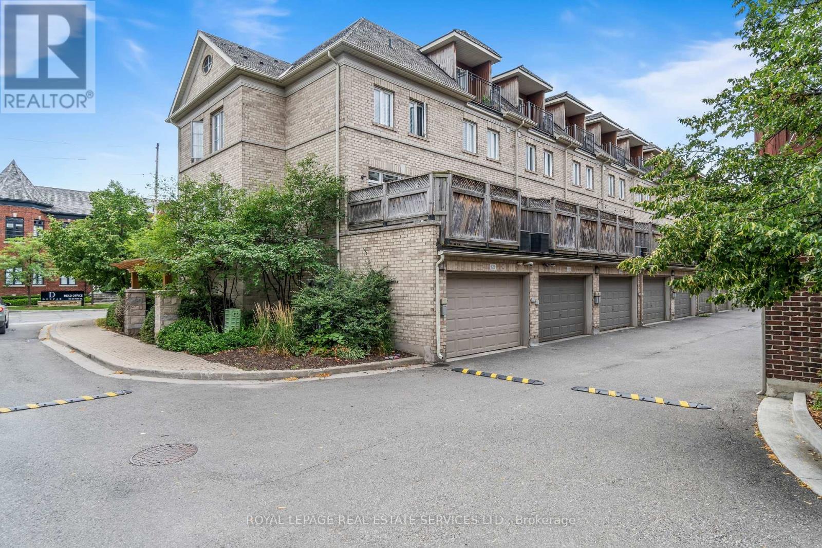 122 Six Point Road, Toronto, Ontario  M8Z 0A1 - Photo 8 - W12960914