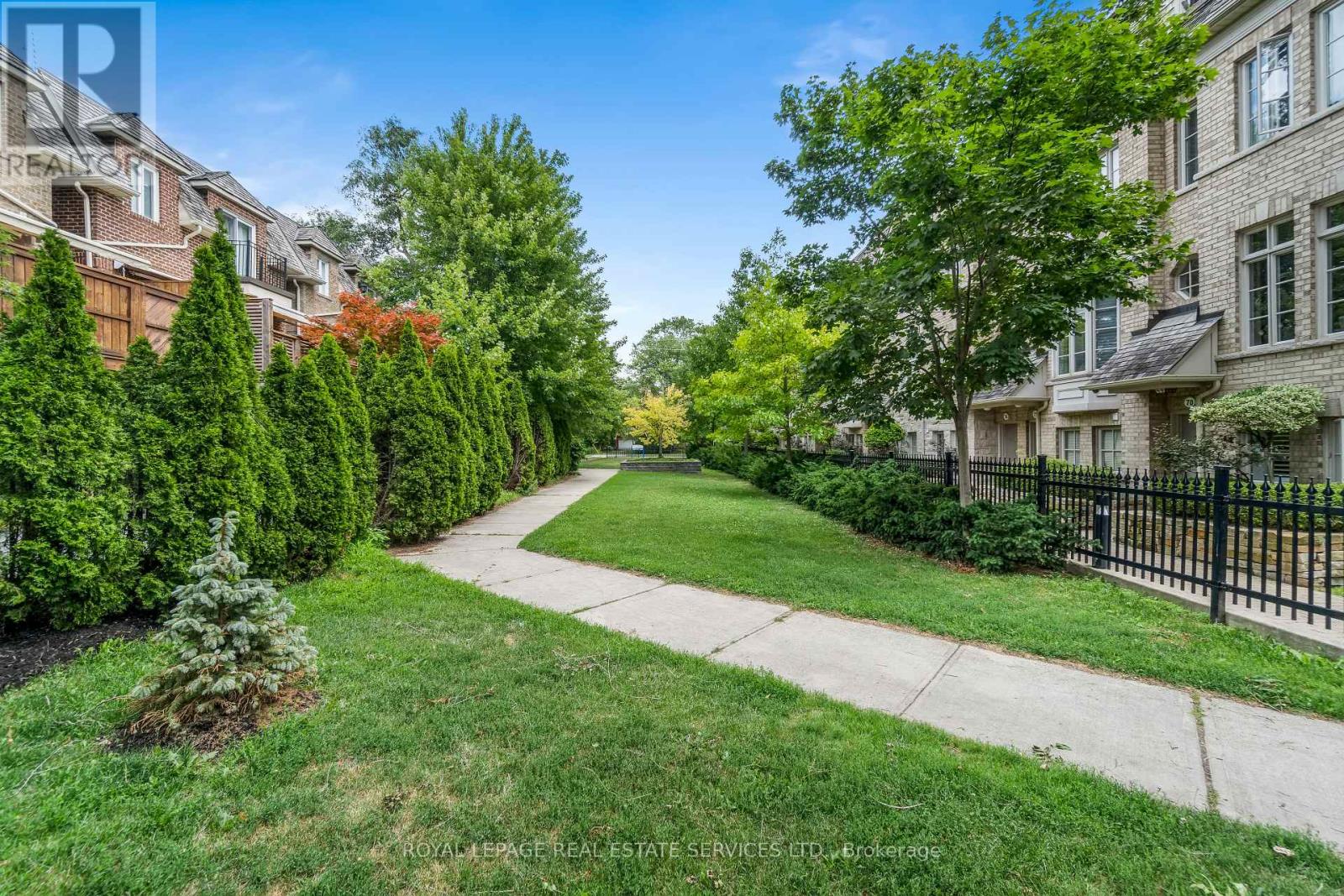 122 Six Point Road, Toronto, Ontario  M8Z 0A1 - Photo 9 - W12960914