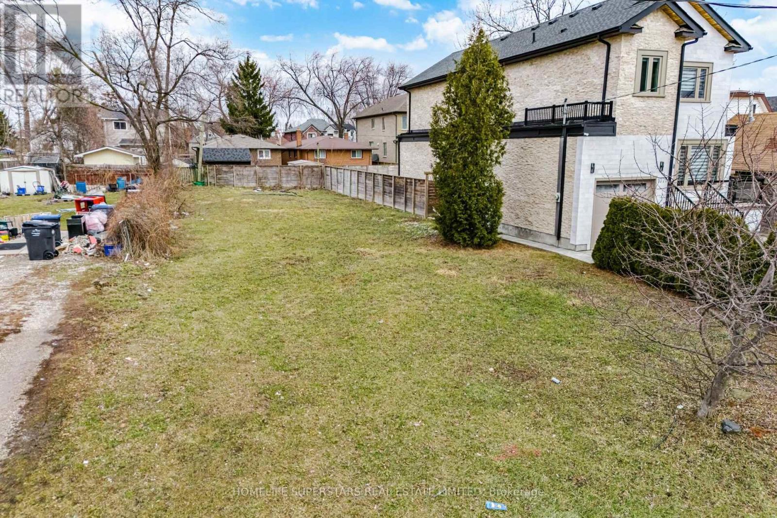 1073 WESTMOUNT AVENUE, Mississauga, Ontario