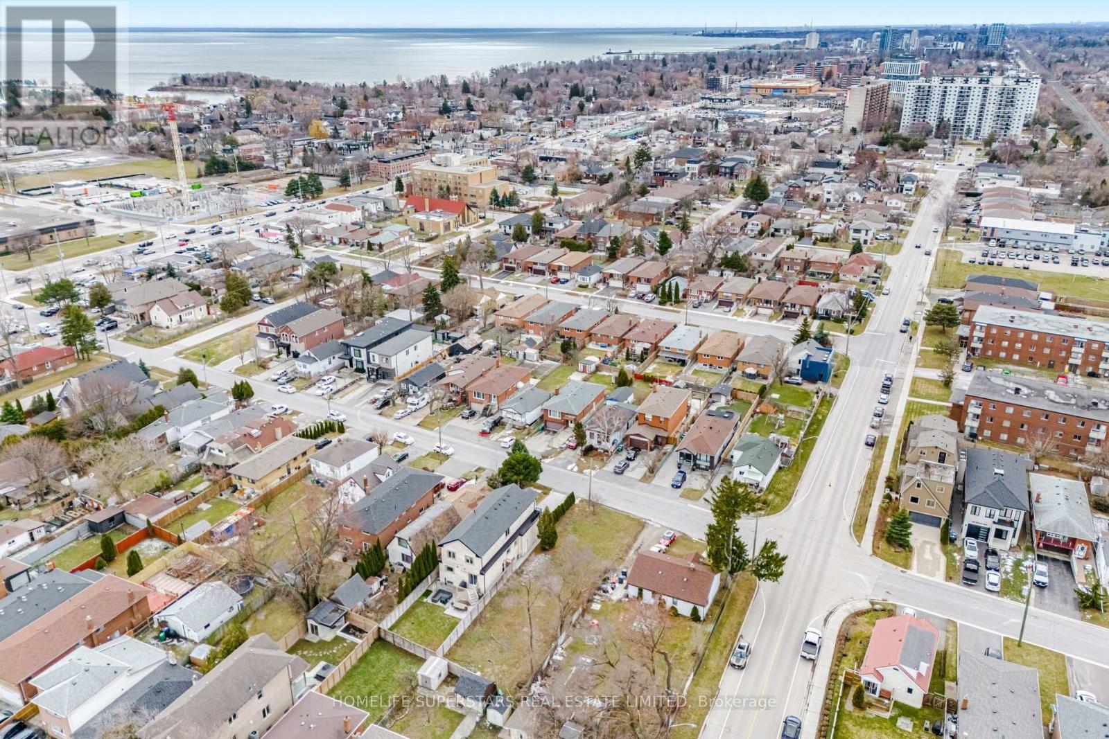 1073 Westmount Avenue, Mississauga, Ontario  L5E 1X5 - Photo 10 - W12960922