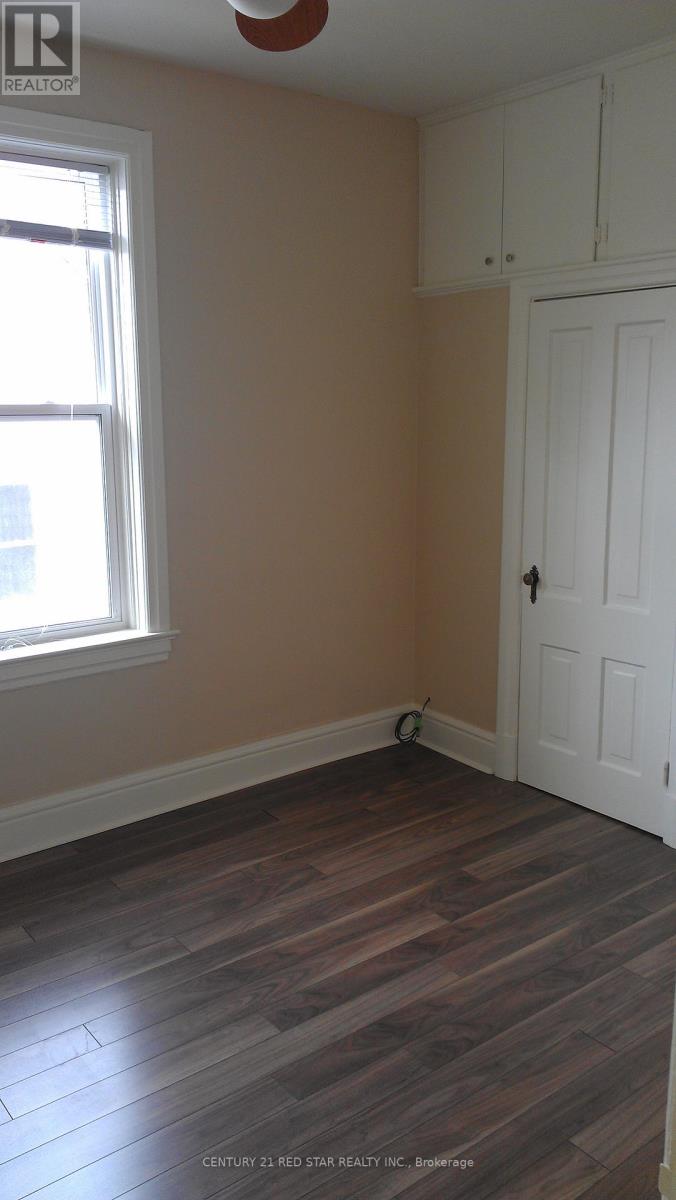 57 Humberside Avenue, Toronto, Ontario  M6P 1J6 - Photo 12 - W12960934