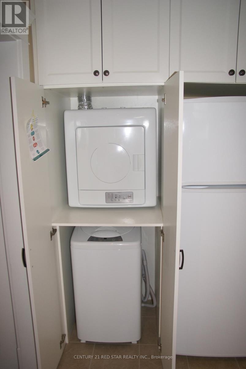 57 Humberside Avenue, Toronto, Ontario  M6P 1J6 - Photo 16 - W12960934