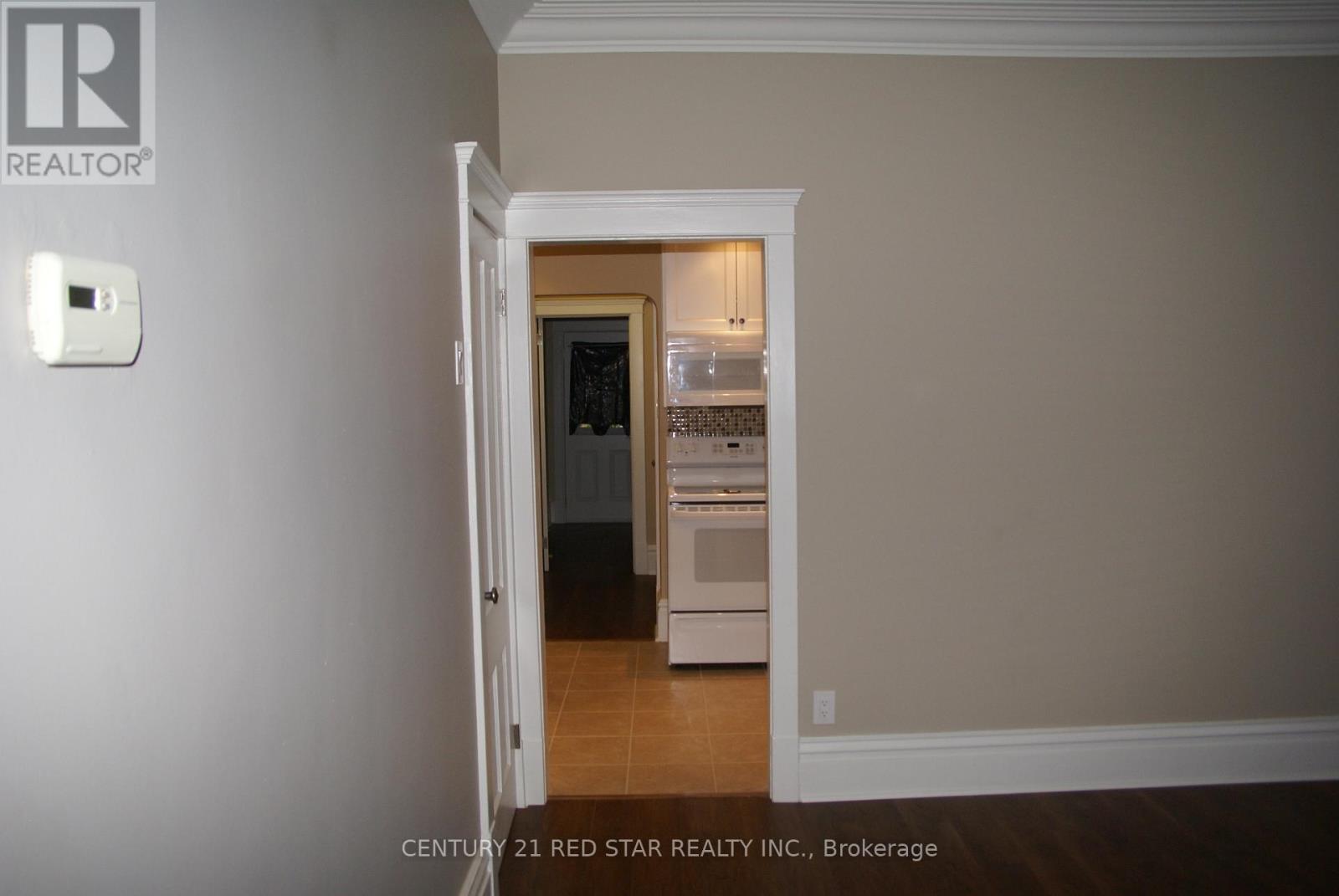 57 Humberside Avenue, Toronto, Ontario  M6P 1J6 - Photo 18 - W12960934