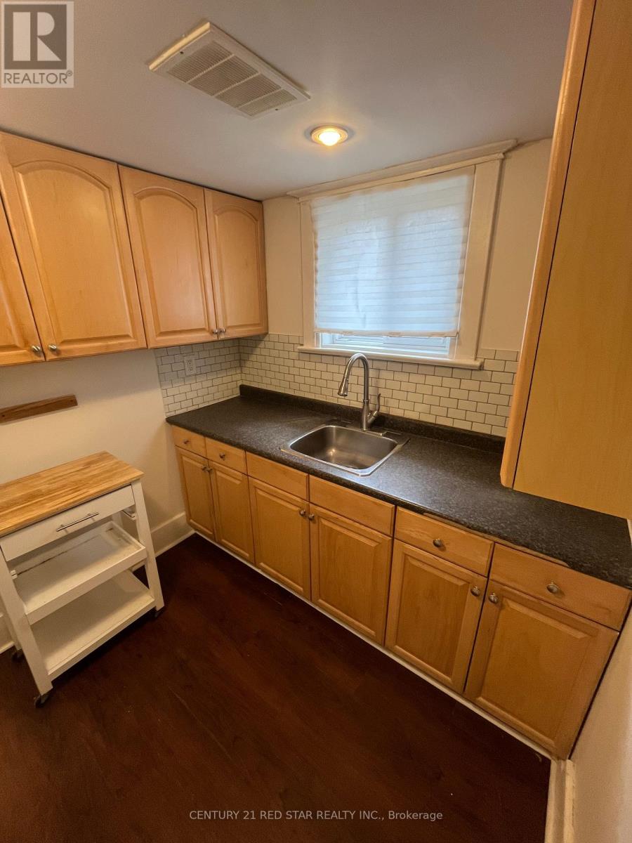 57 Humberside Avenue, Toronto, Ontario  M6P 1J6 - Photo 27 - W12960934