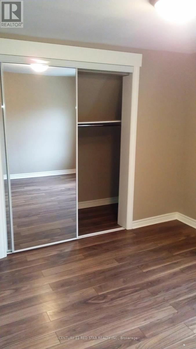 57 Humberside Avenue, Toronto, Ontario  M6P 1J6 - Photo 7 - W12960934