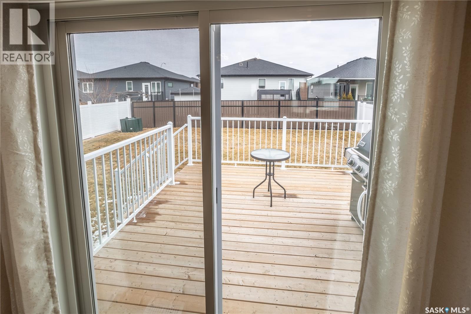 1002 Maplewood Drive, Moose Jaw, Saskatchewan  S6J 0E4 - Photo 6 - SK032105
