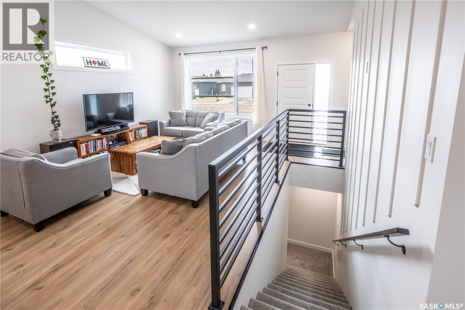 1002 Maplewood Drive, Moose Jaw, Saskatchewan  S6J 0E4 - Photo 7 - SK032105