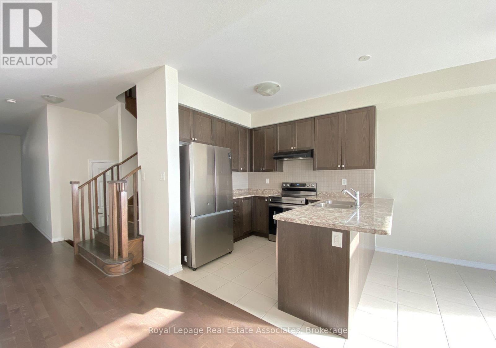 3 Amos Avenue, Brantford, Ontario N3T 0V4 - Photo 3 - X12960738