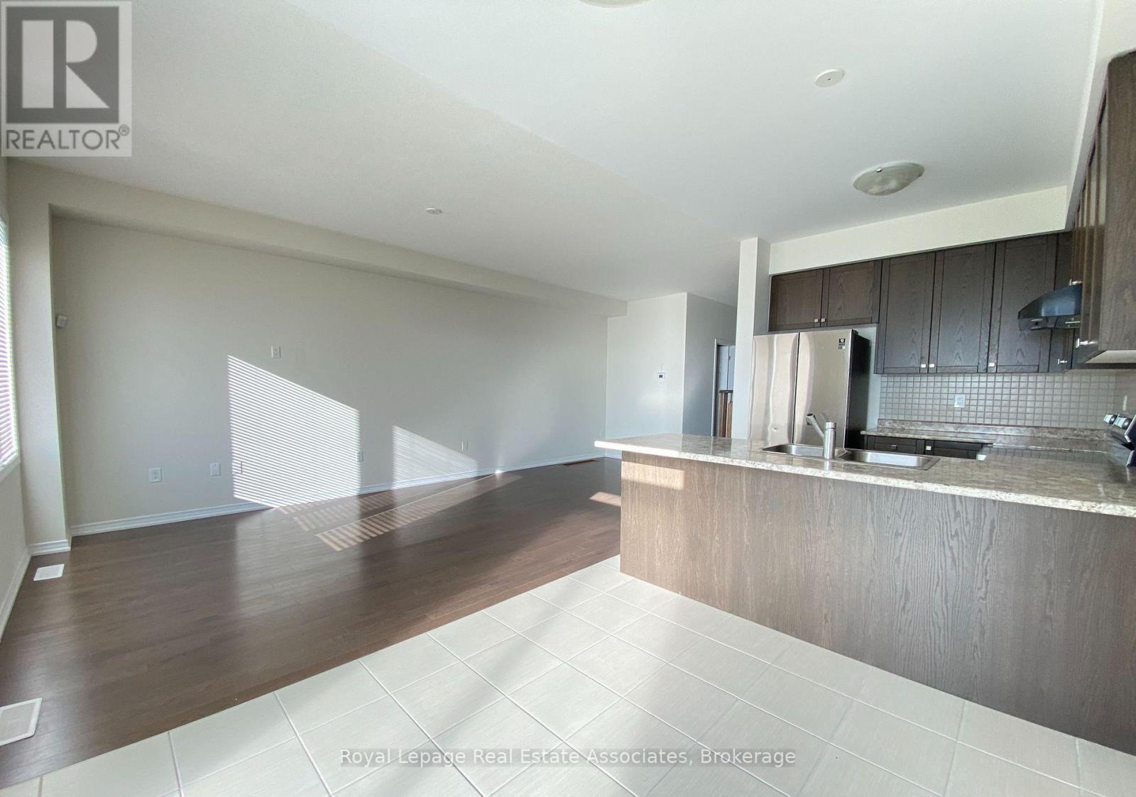 3 Amos Avenue, Brantford, Ontario N3T 0V4 - Photo 4 - X12960738