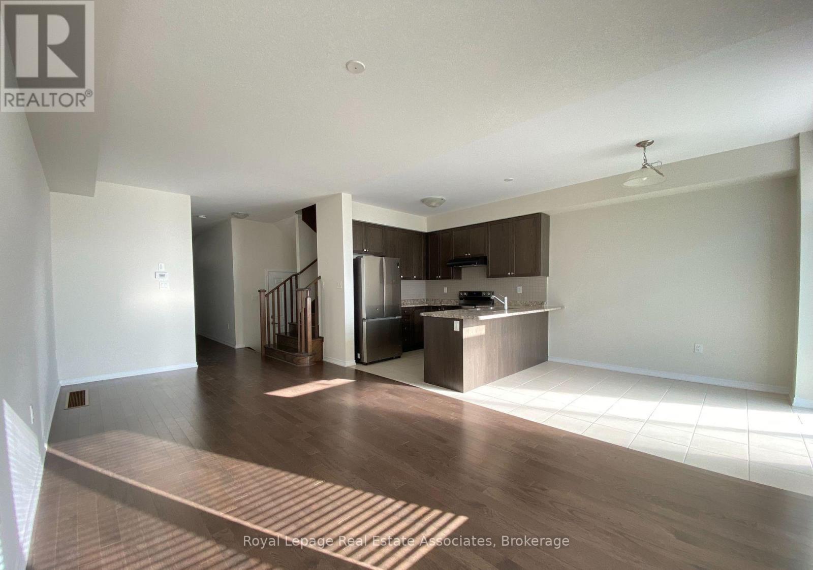 3 Amos Avenue, Brantford, Ontario N3T 0V4 - Photo 5 - X12960738