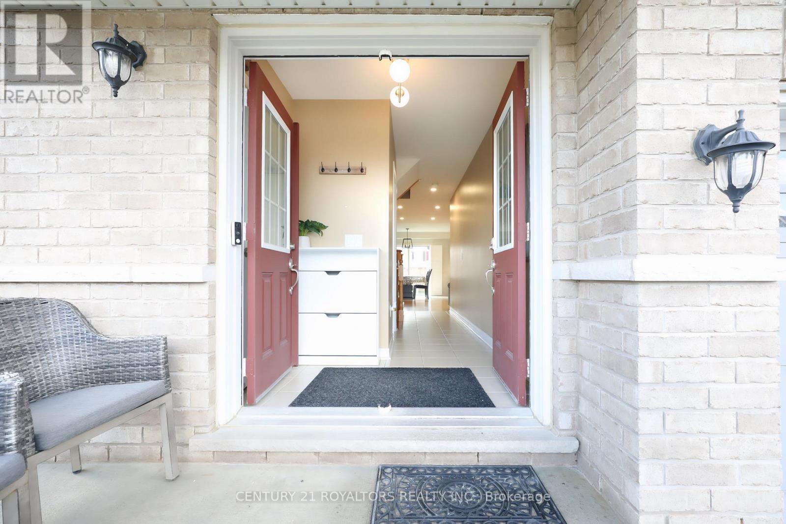 386 Thompson Street, Woodstock (Woodstock - North), Ontario  N4S 7W2 - Photo 4 - X12960768