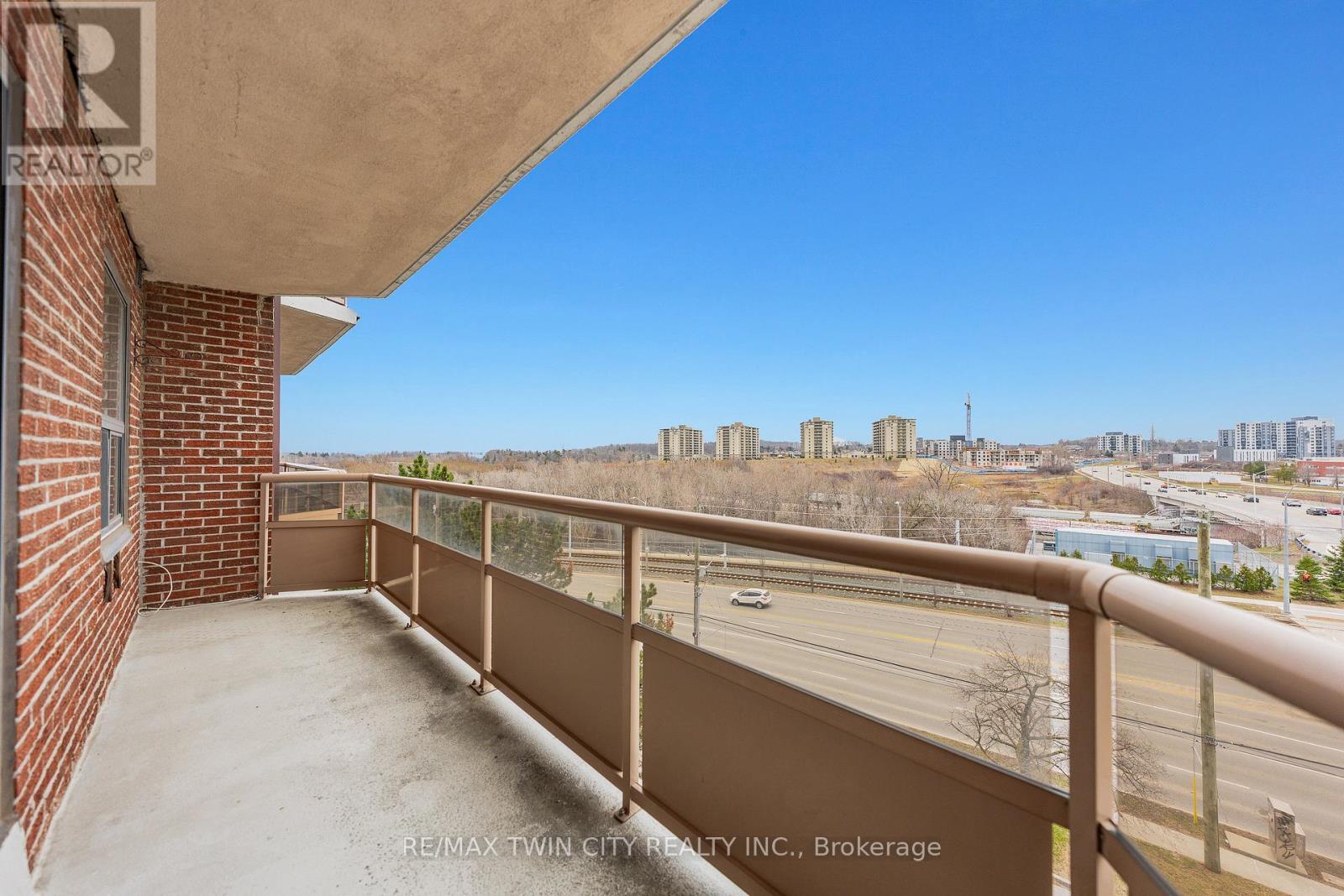 605 - 1100 Courtland Avenue E, Kitchener, Ontario  N2C 2H9 - Photo 14 - X12960798