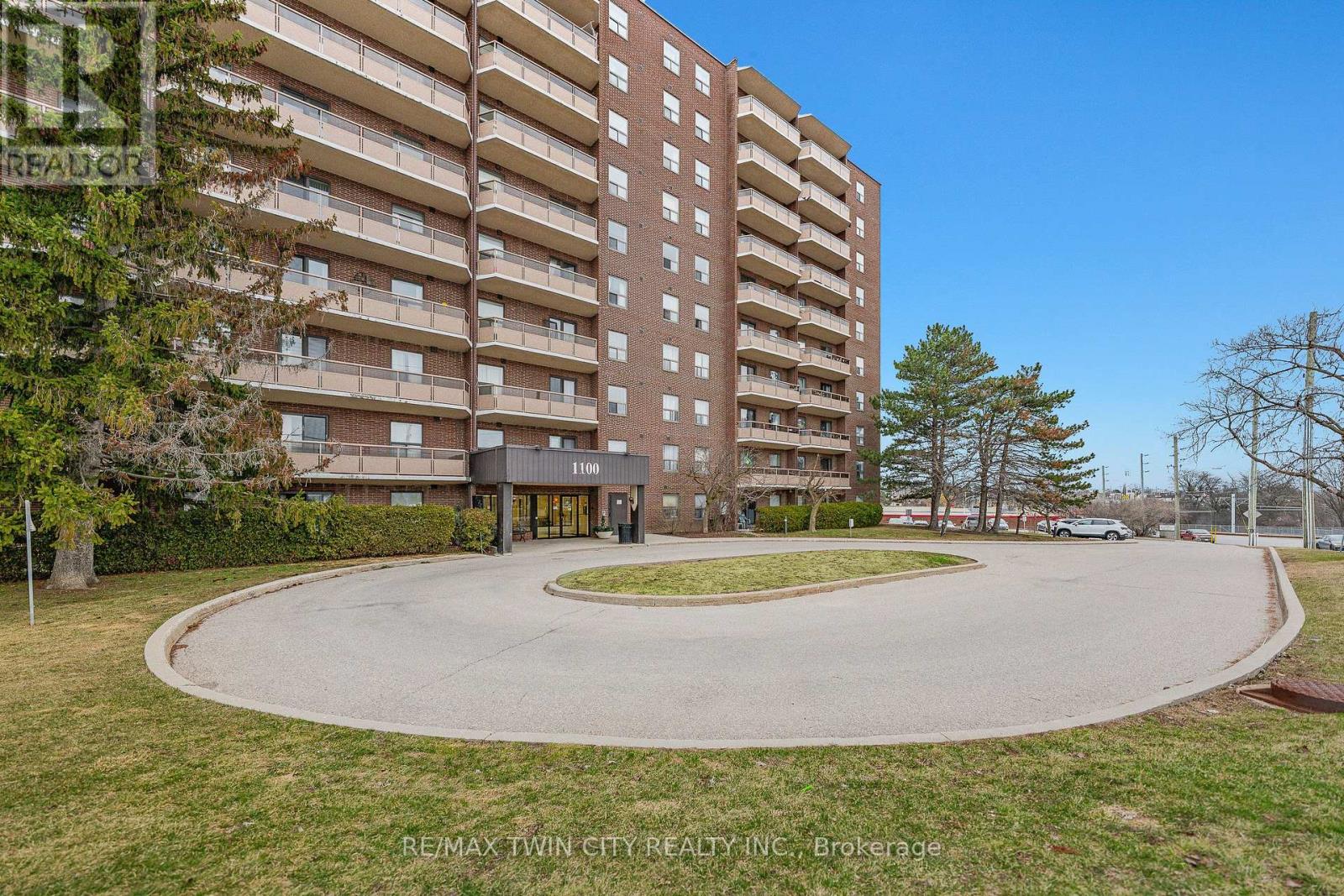 605 - 1100 Courtland Avenue E, Kitchener, Ontario  N2C 2H9 - Photo 6 - X12960798