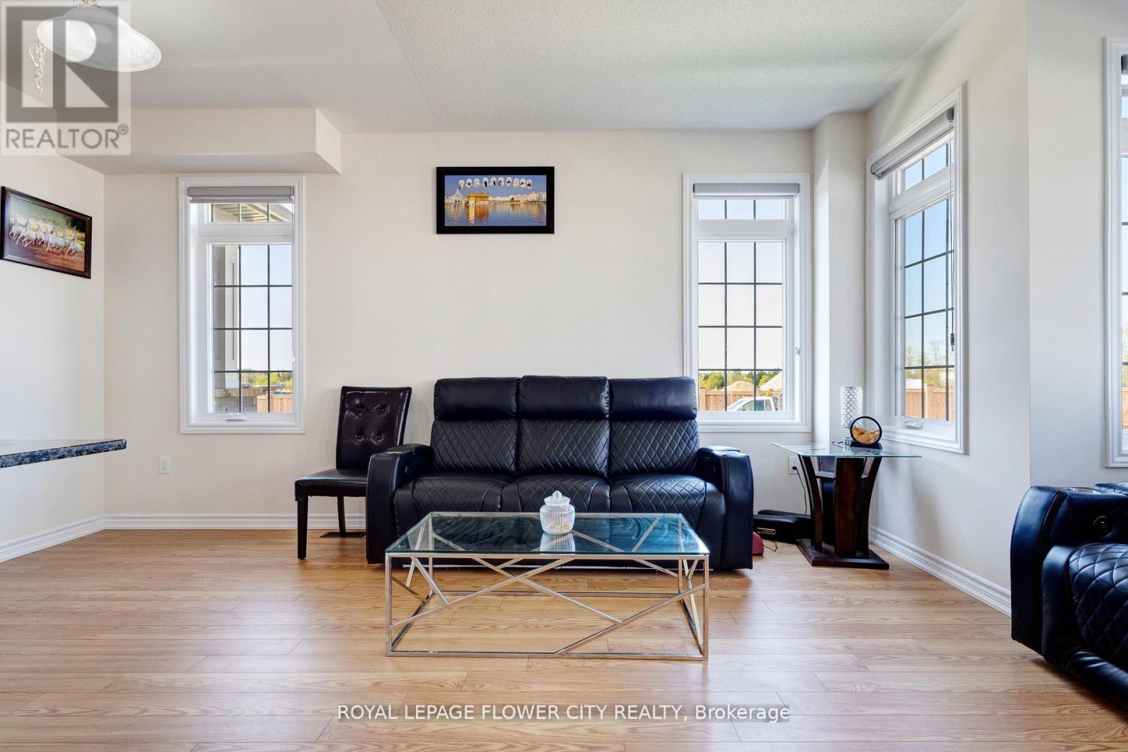 11 Conboy Drive, Erin, Ontario N0B 1T0 - Photo 12 - X12960834