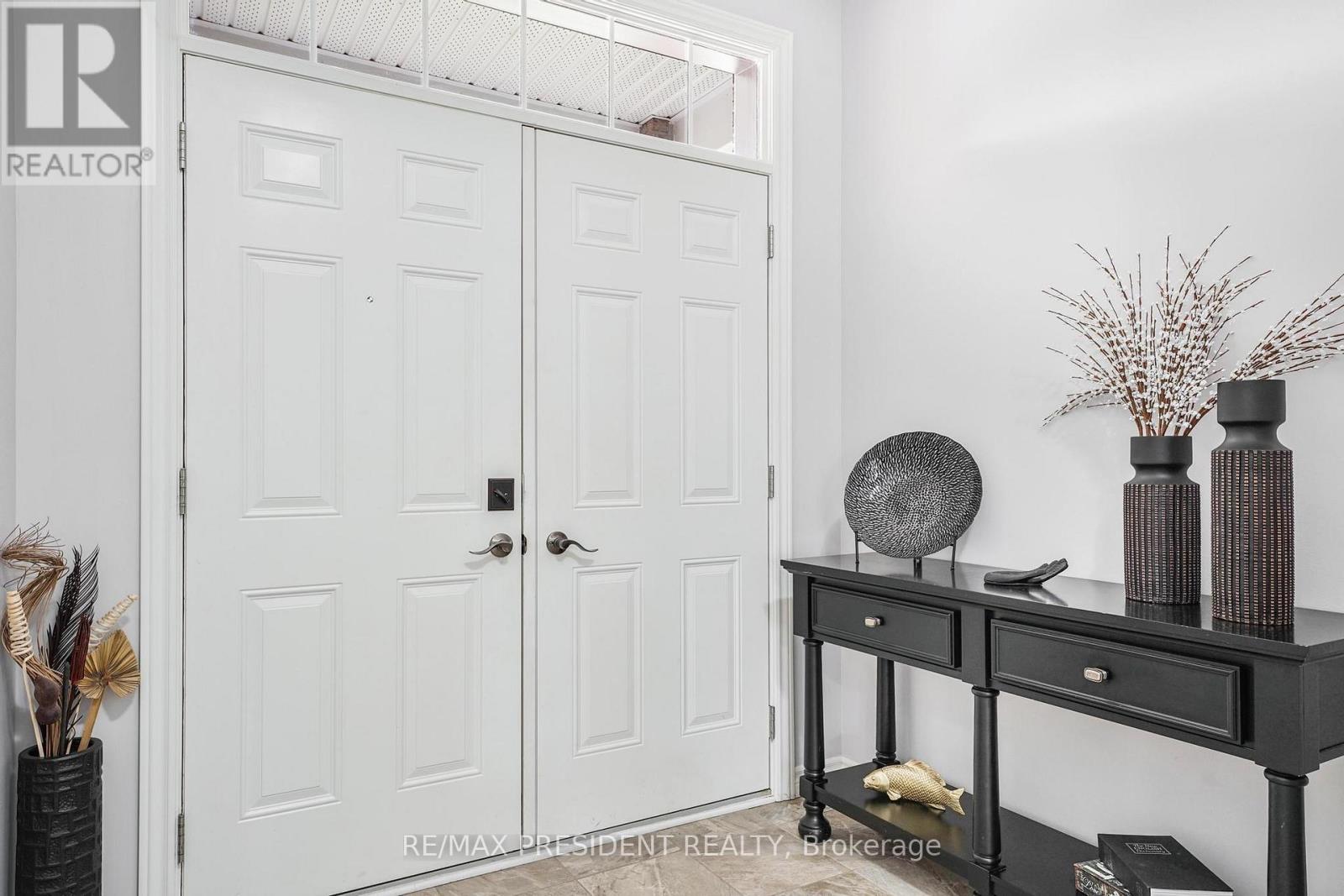 505 Sophia Crescent, London North, Ontario  N6H 5L4 - Photo 6 - X12960892