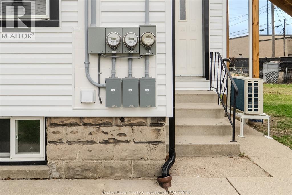 932 Oak Avenue Unit# Upper, Windsor, Ontario  N9A 5G2 - Photo 15 - 26007120