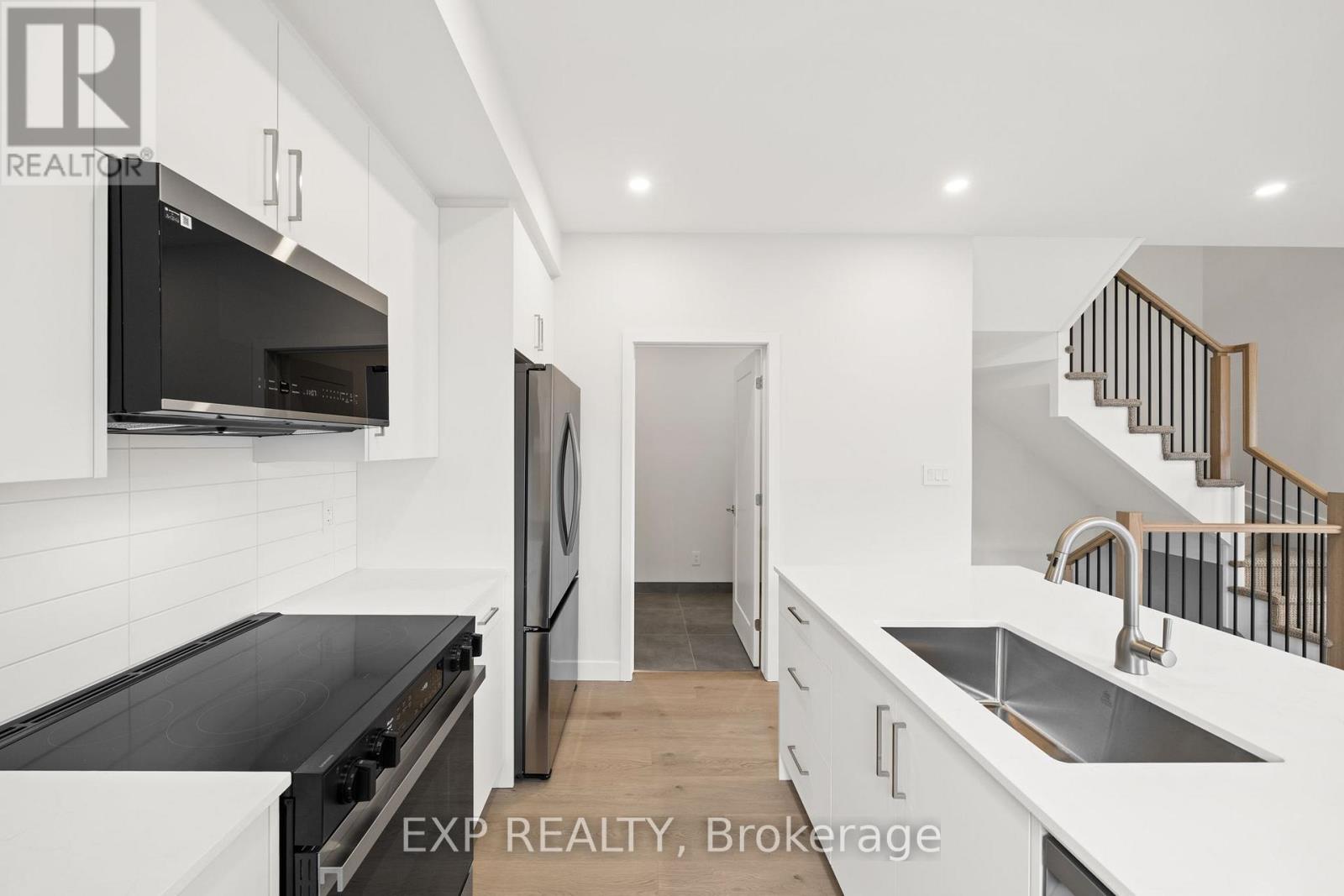 A - 2 Iona Street, Ottawa, Ontario  K1Y 0V1 - Photo 10 - X12844260