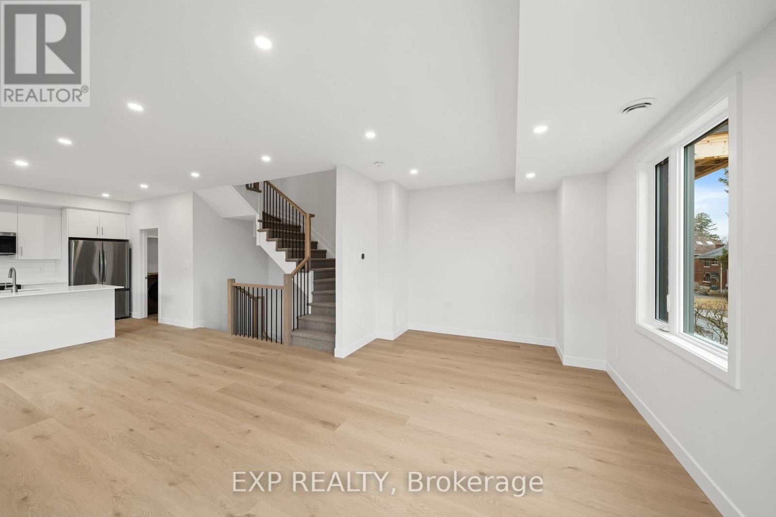 A - 2 Iona Street, Ottawa, Ontario  K1Y 0V1 - Photo 12 - X12844260