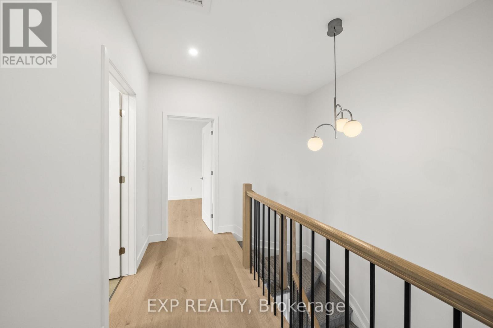 A - 2 Iona Street, Ottawa, Ontario  K1Y 0V1 - Photo 14 - X12844260