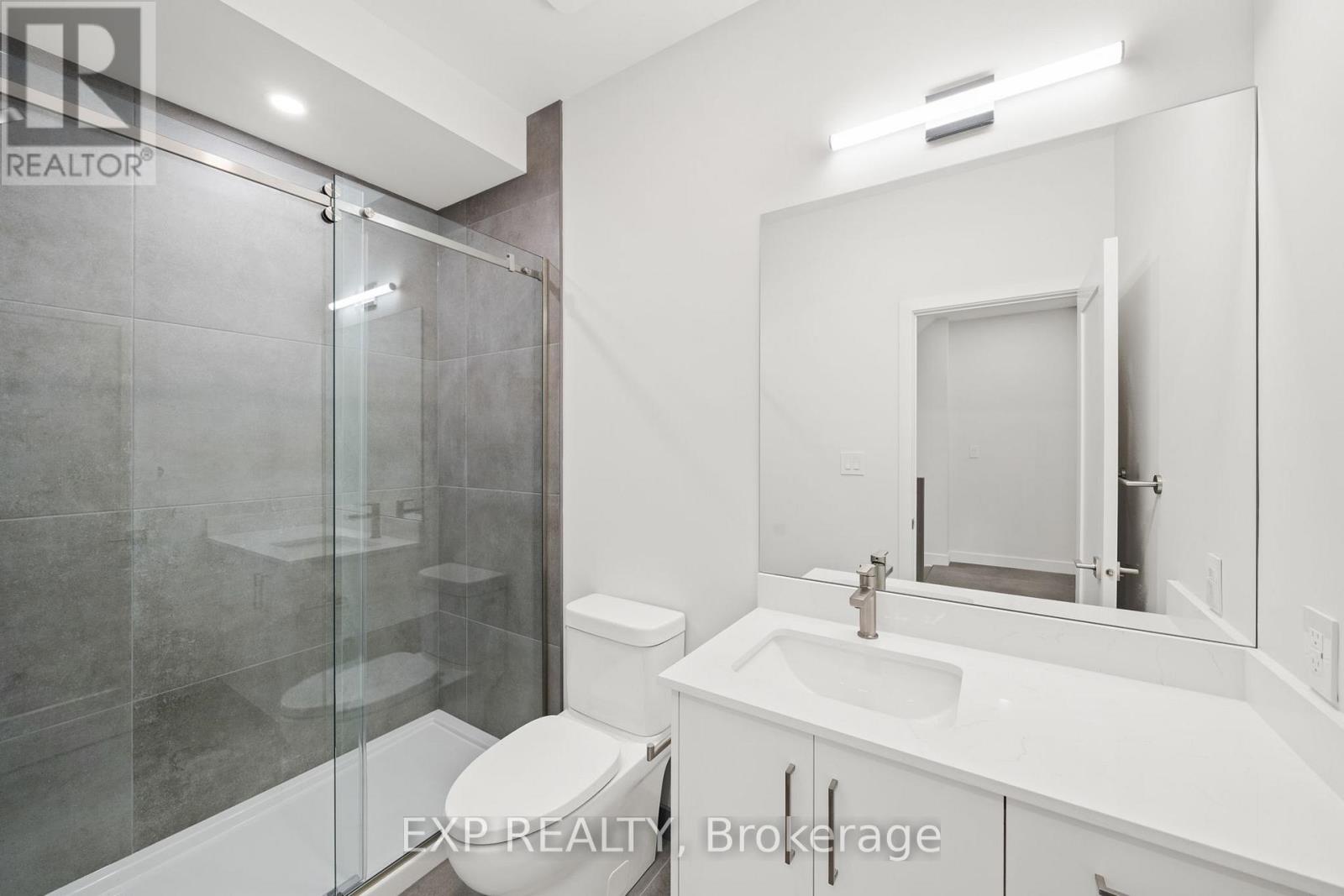 A - 2 Iona Street, Ottawa, Ontario  K1Y 0V1 - Photo 6 - X12844260