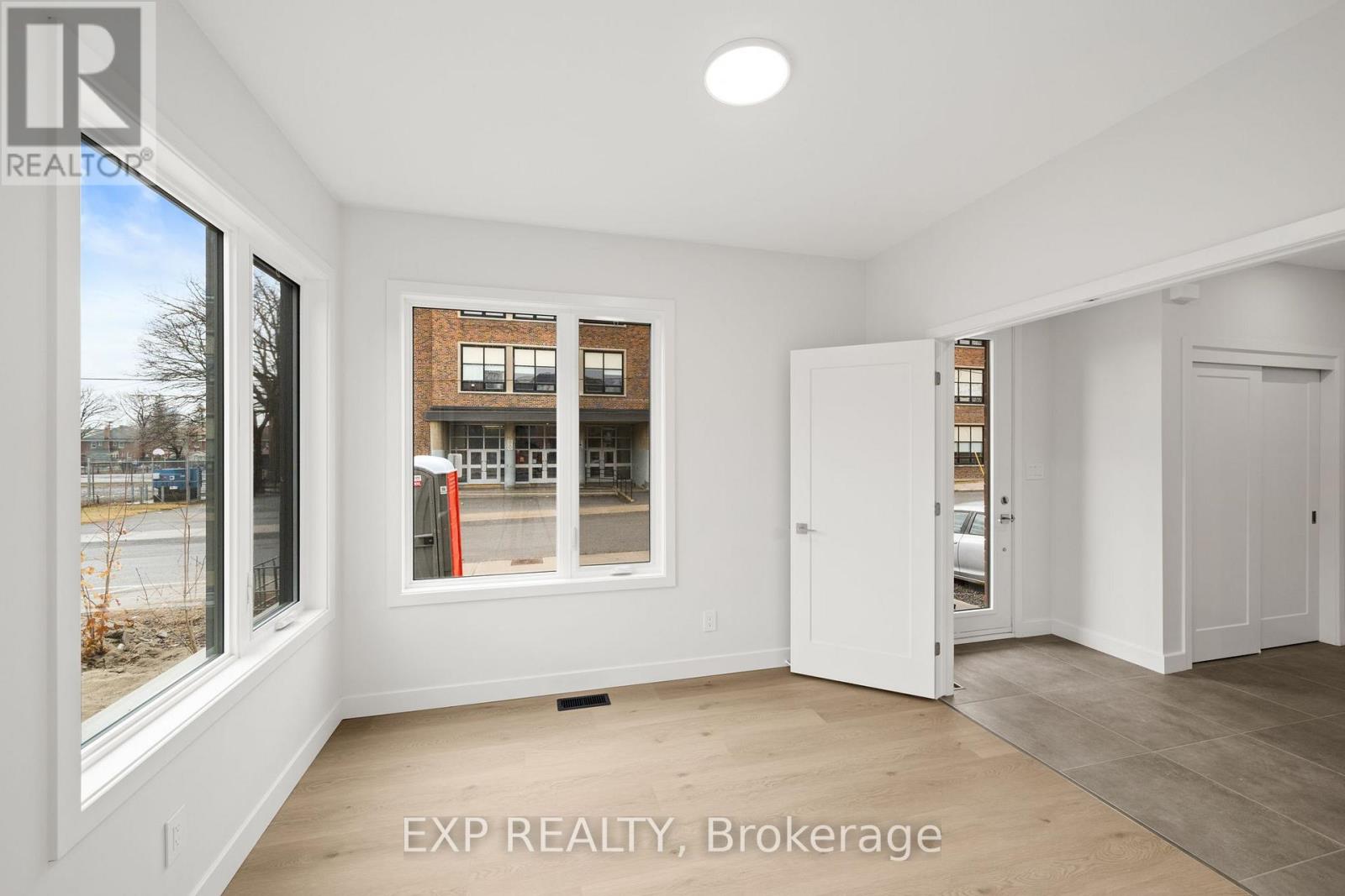 A - 2 Iona Street, Ottawa, Ontario  K1Y 0V1 - Photo 5 - X12844260