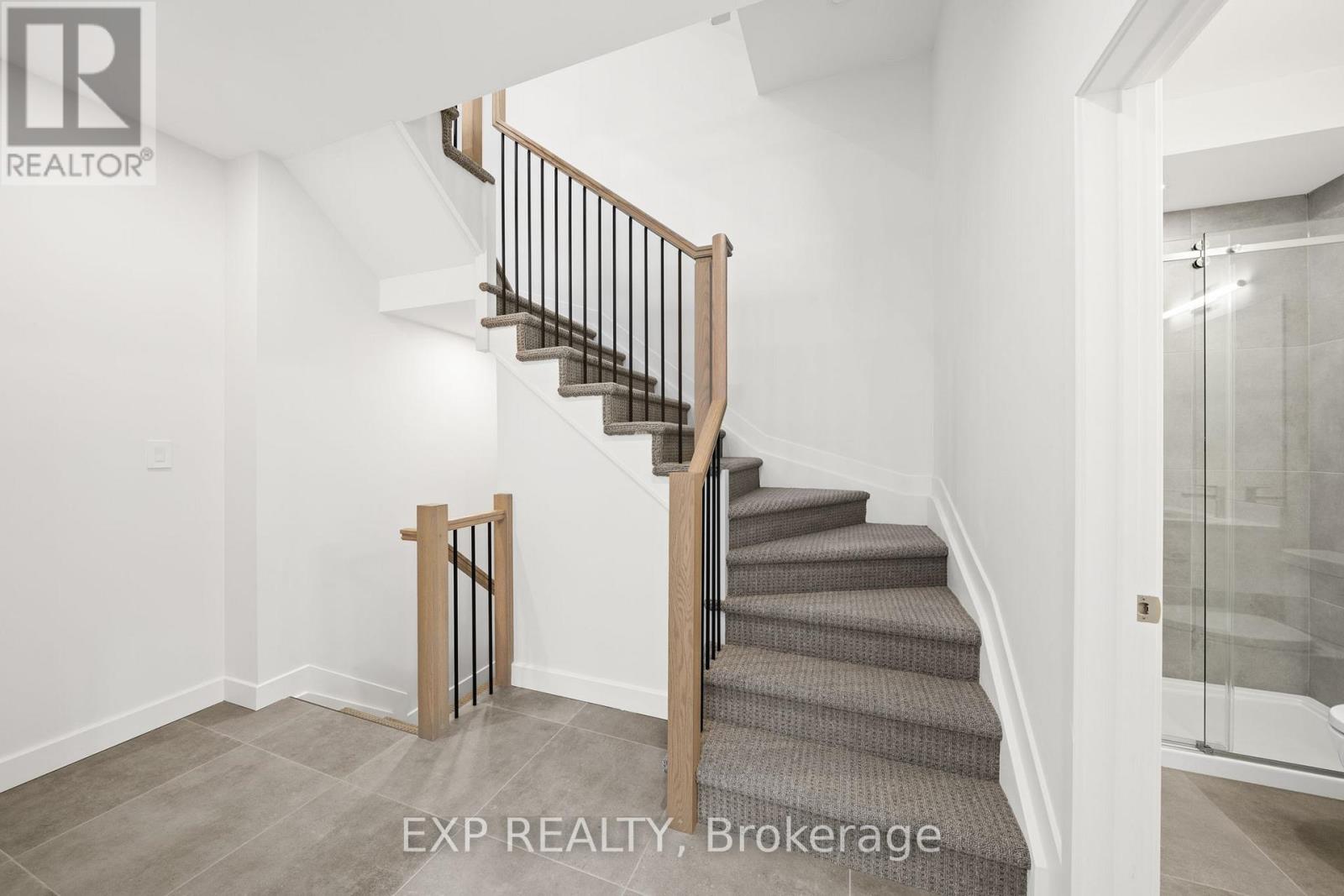 A - 2 Iona Street, Ottawa, Ontario  K1Y 0V1 - Photo 7 - X12844260