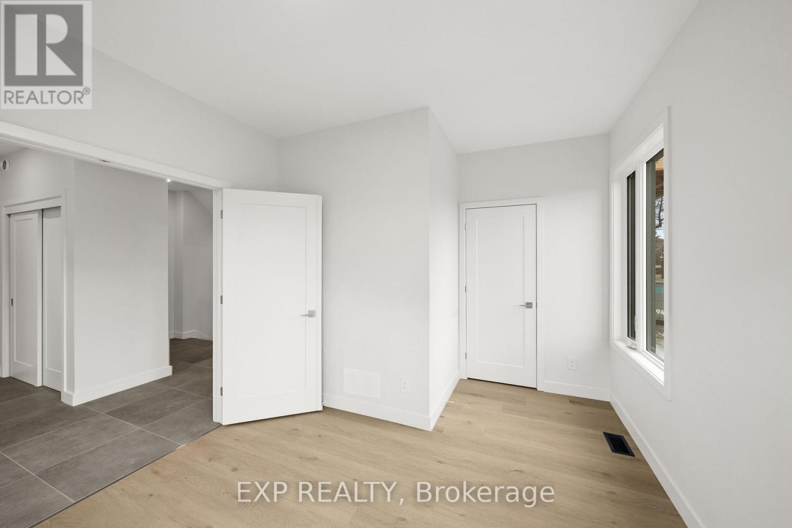 A - 2 Iona Street, Ottawa, Ontario  K1Y 0V1 - Photo 4 - X12844260