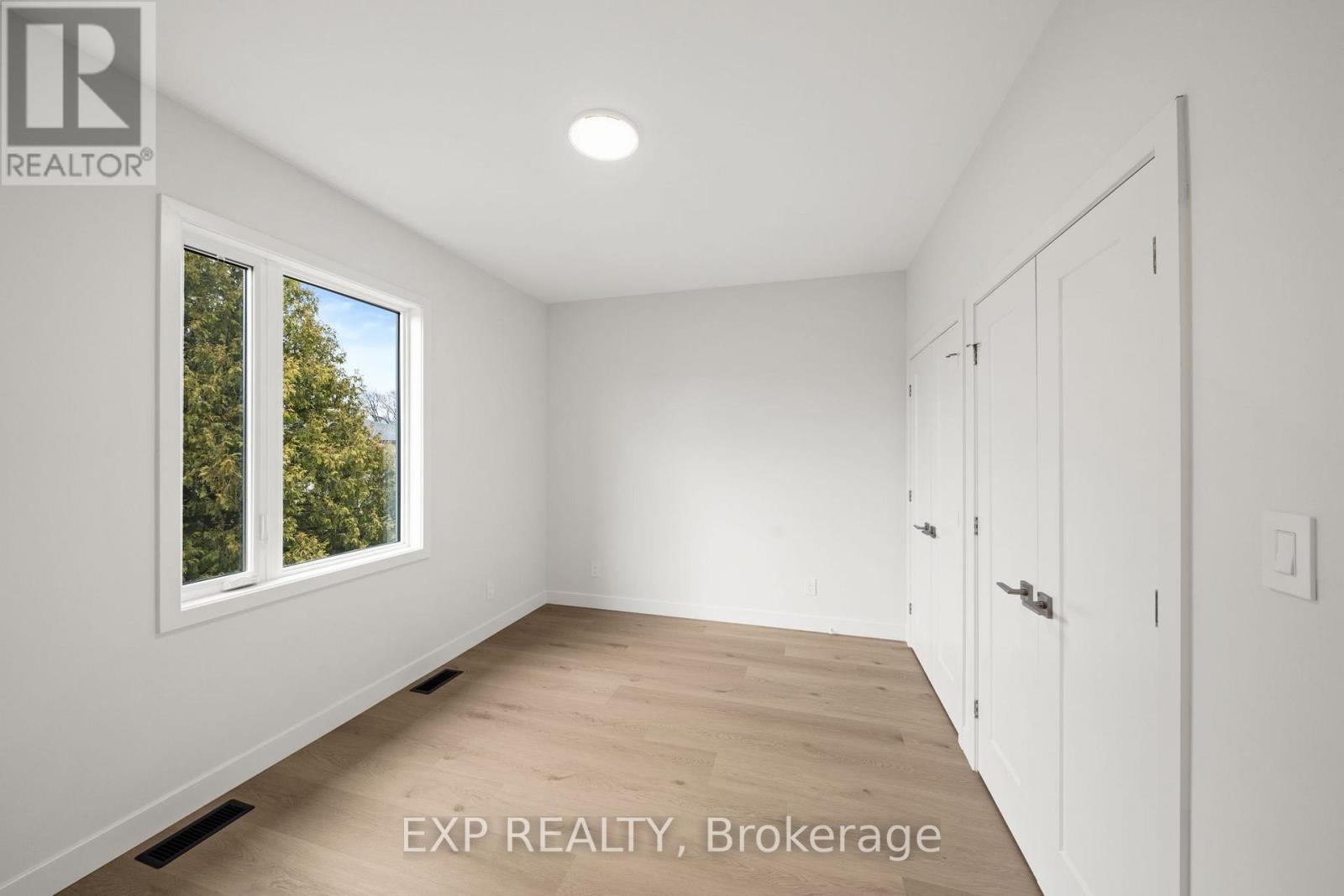 B - 2 Iona Street, Ottawa, Ontario  K1Y 0V1 - Photo 10 - X12865830