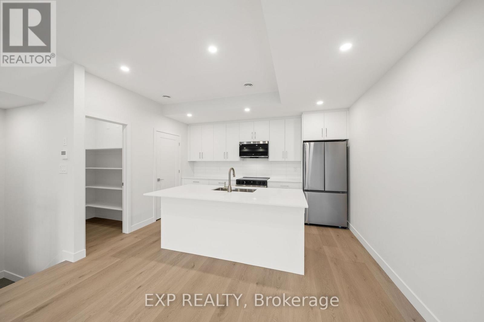 B - 2 Iona Street, Ottawa, Ontario  K1Y 0V1 - Photo 7 - X12865830