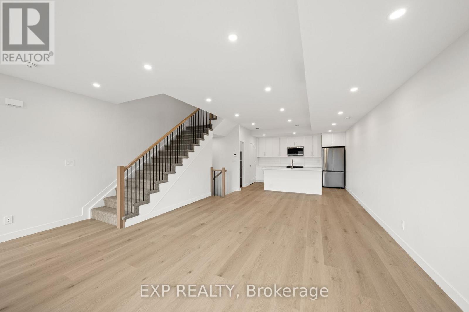 B - 2 Iona Street, Ottawa, Ontario  K1Y 0V1 - Photo 5 - X12865830