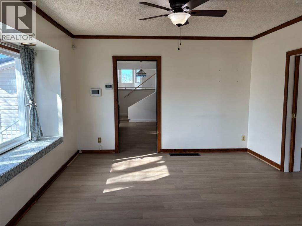 60 N 2 Street W, Magrath, Alberta  T0K 1J0 - Photo 7 - A2291347