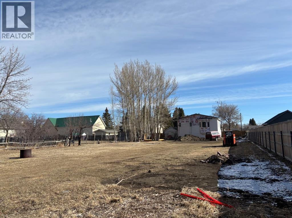 60 N 2 Street W, Magrath, Alberta  T0K 1J0 - Photo 40 - A2291347