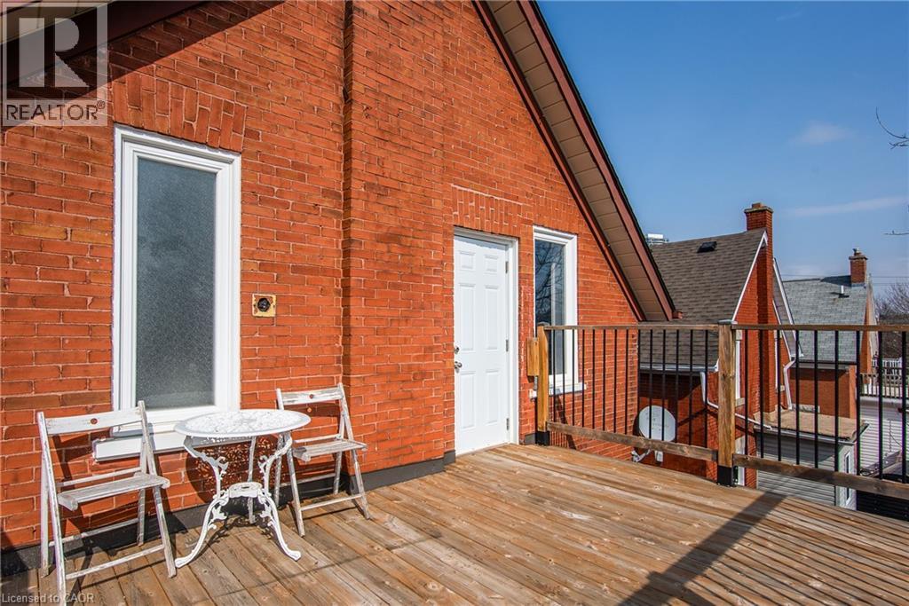 15 Herlan Avenue, Kitchener, Ontario  N2G 2C4 - Photo 4 - 40811281