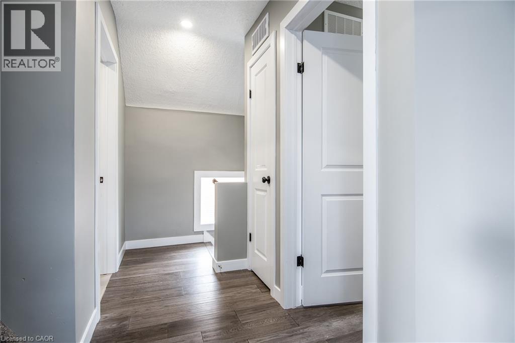 15 Herlan Avenue, Kitchener, Ontario  N2G 2C4 - Photo 22 - 40811281