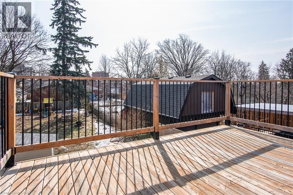 15 Herlan Avenue, Kitchener, Ontario  N2G 2C4 - Photo 6 - 40811281