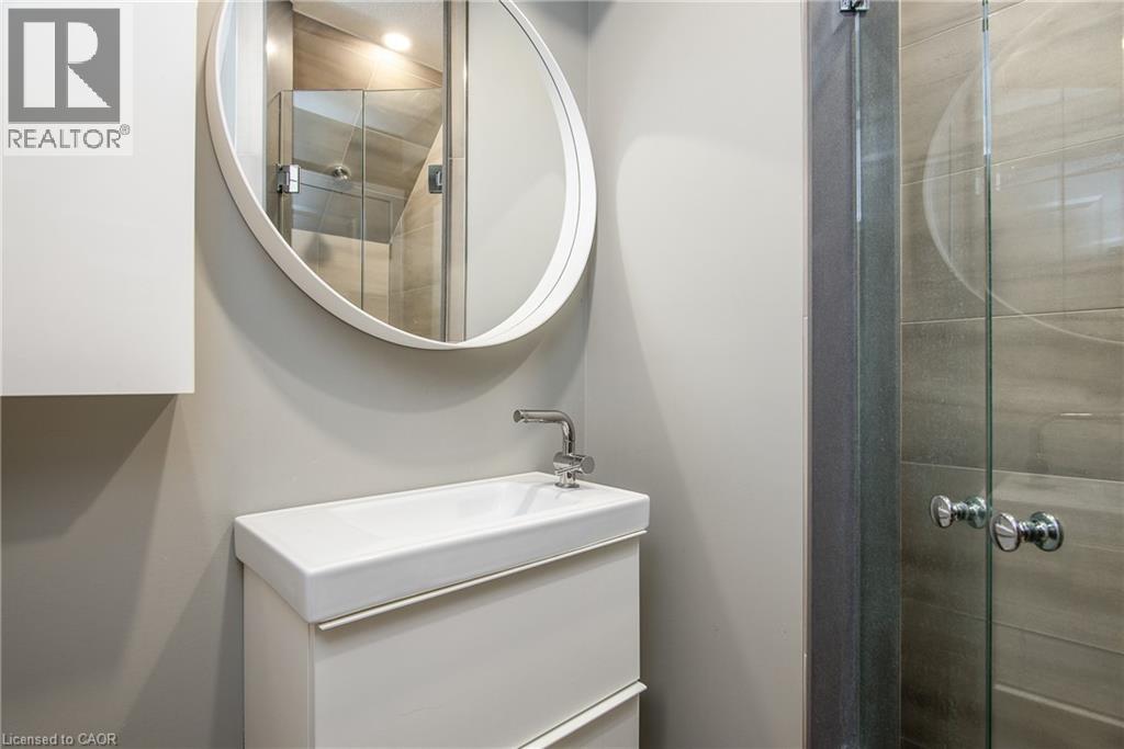 15 Herlan Avenue, Kitchener, Ontario  N2G 2C4 - Photo 29 - 40811281