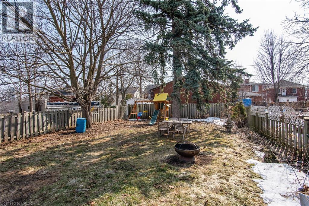 15 Herlan Avenue, Kitchener, Ontario  N2G 2C4 - Photo 9 - 40811281